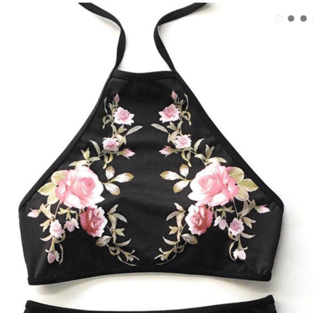 Halter bikini set